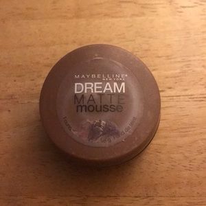 Maybelline Dream Matte Mousse Foundation